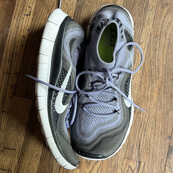 Nike Free Sneakers - Nike Tennis Shoes - Womens Athletic Shoes - Running- Gifts - Picture 5 of 8